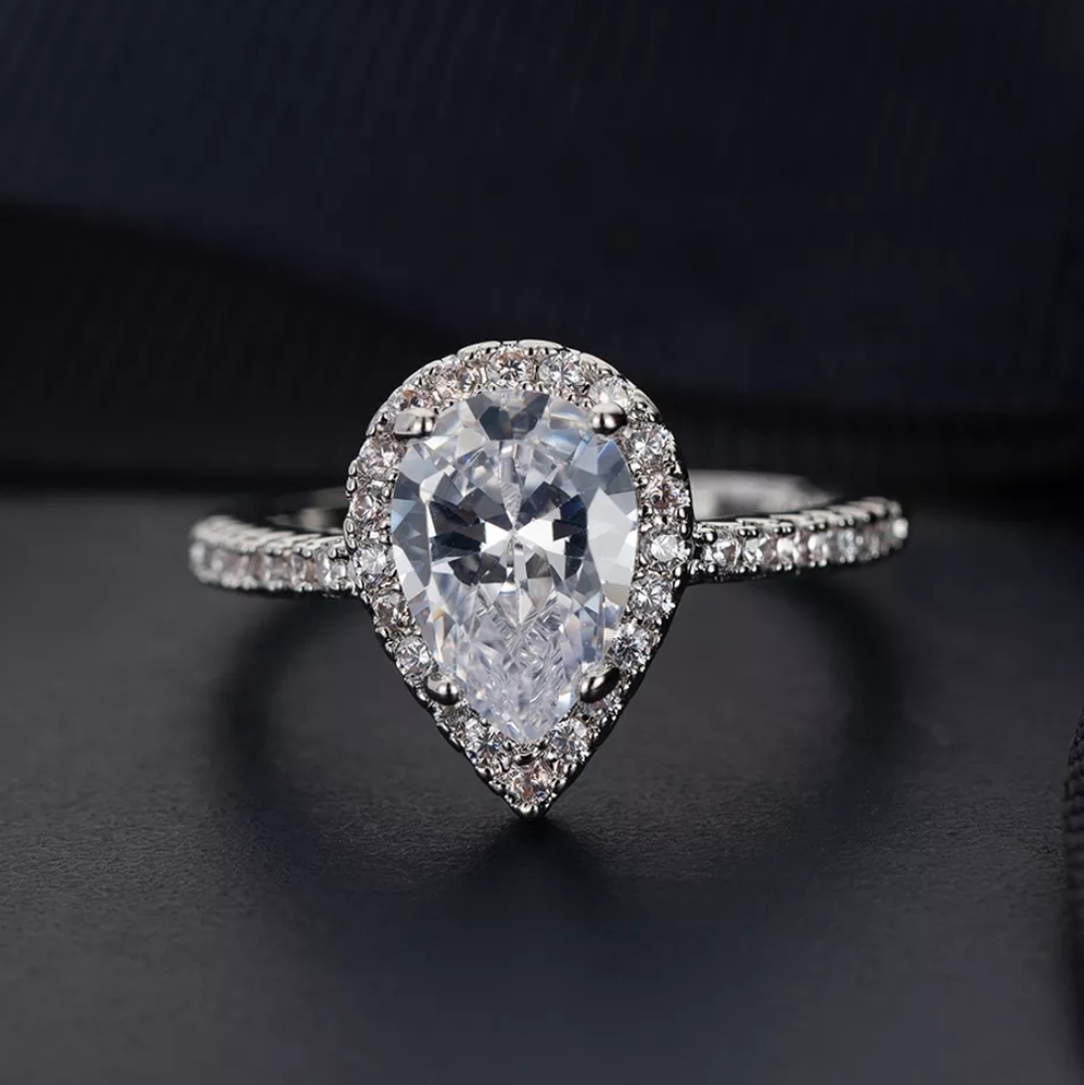 Pretty Tear Drop Crystal Ring - Picture 3 of 9